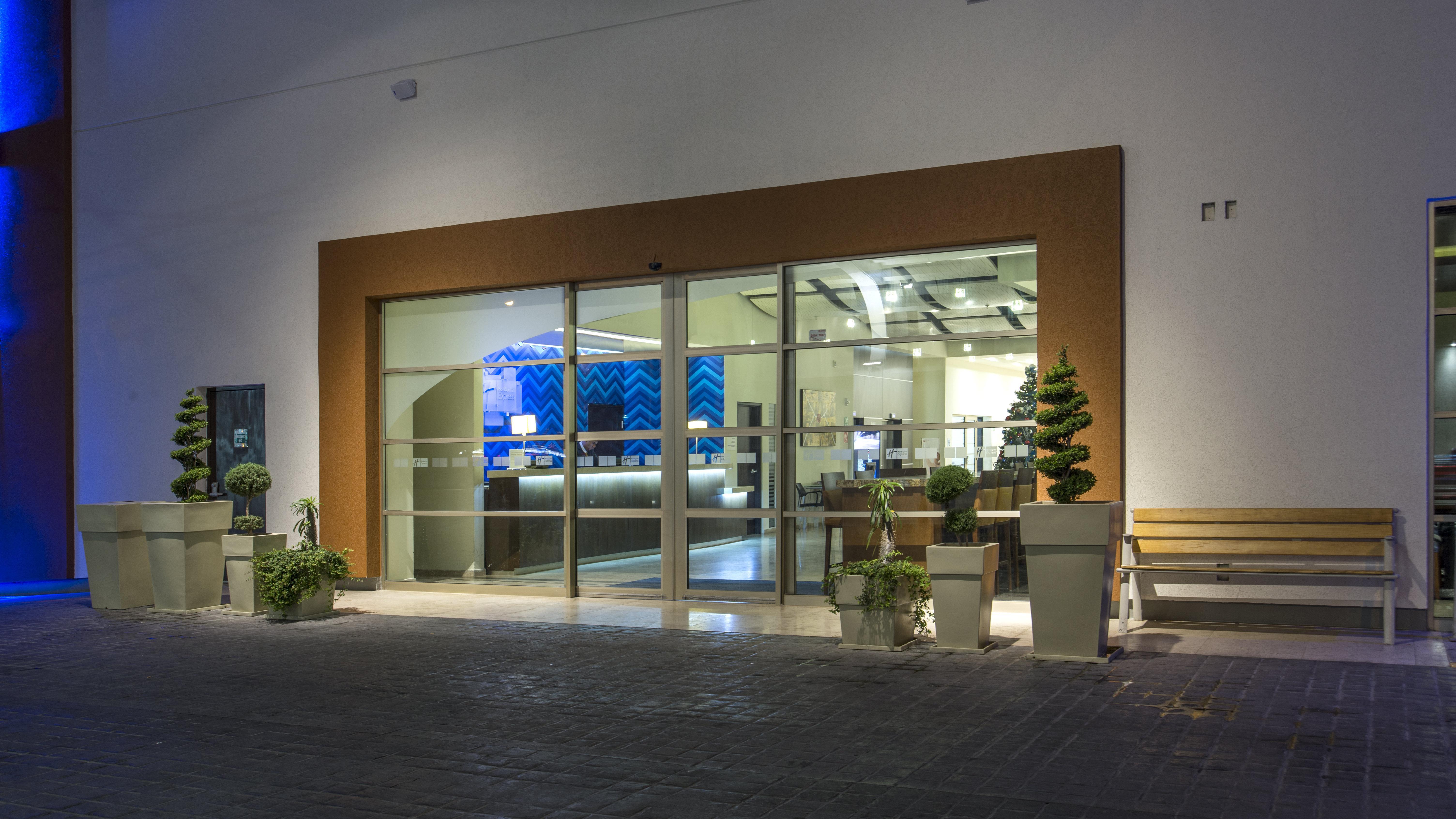 ספופן Holiday Inn Guadalajara Patria-Universidad By Ihg מראה חיצוני תמונה
