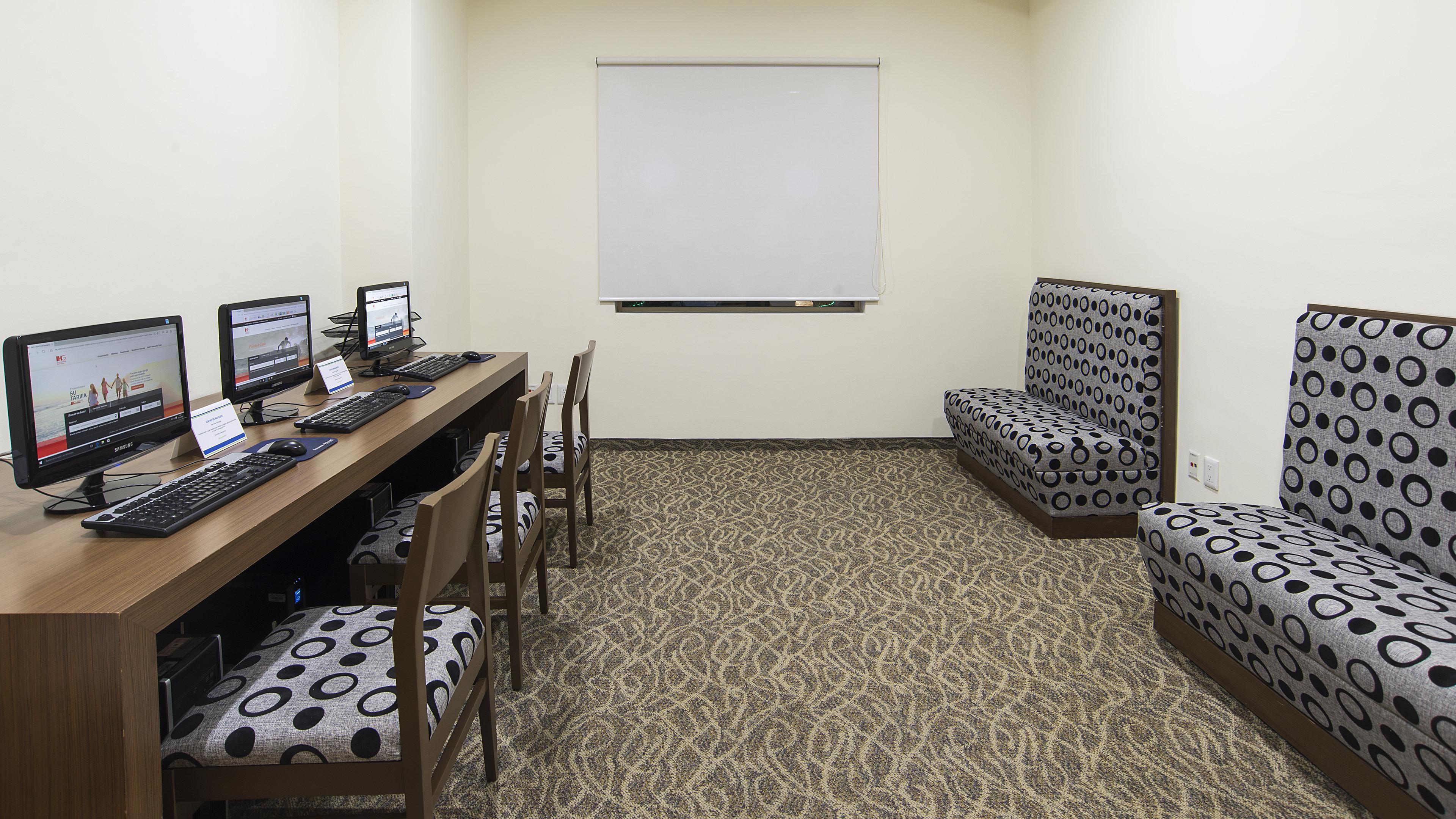 ספופן Holiday Inn Guadalajara Patria-Universidad By Ihg מראה חיצוני תמונה