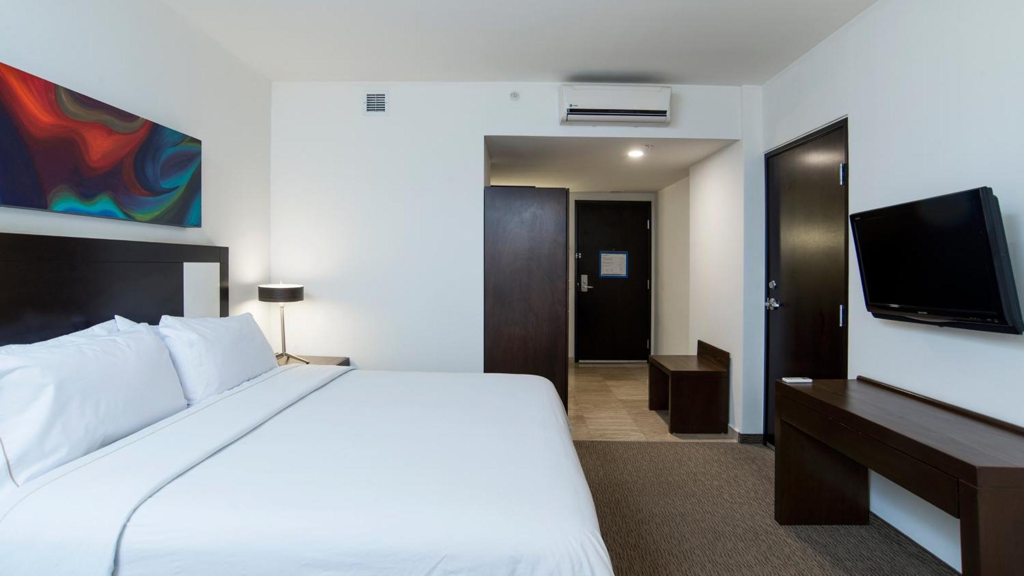 ספופן Holiday Inn Guadalajara Patria-Universidad By Ihg מראה חיצוני תמונה