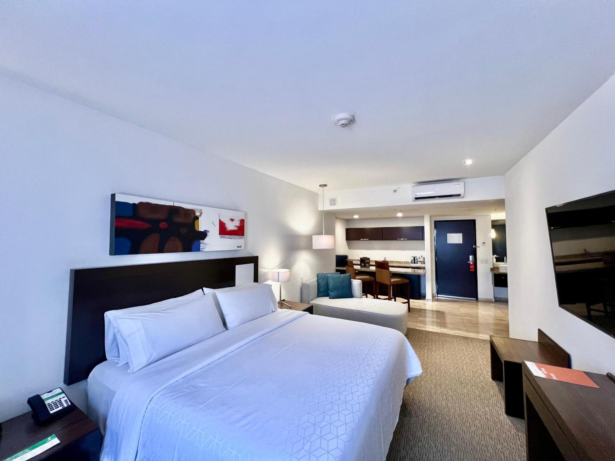 ספופן Holiday Inn Guadalajara Patria-Universidad By Ihg מראה חיצוני תמונה